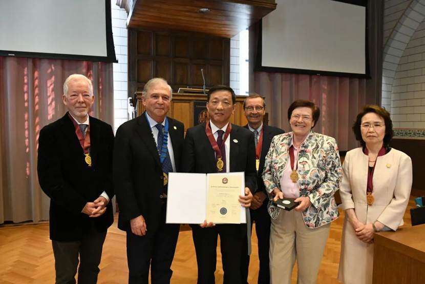 英国上市公司365