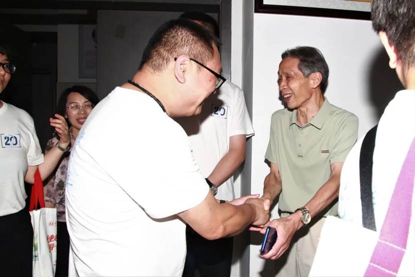 英国上市公司365