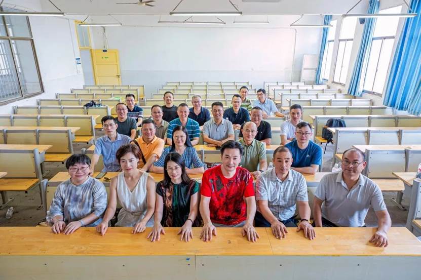 英国上市公司365