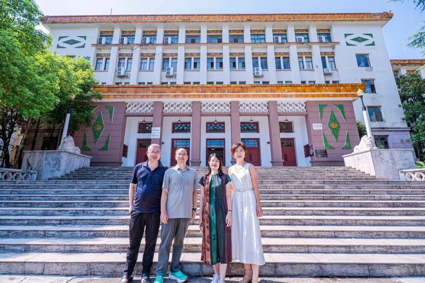 英国上市公司365