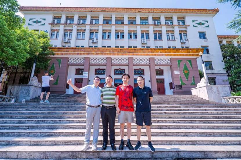 英国上市公司365