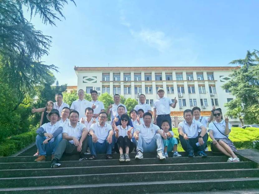 英国上市公司365