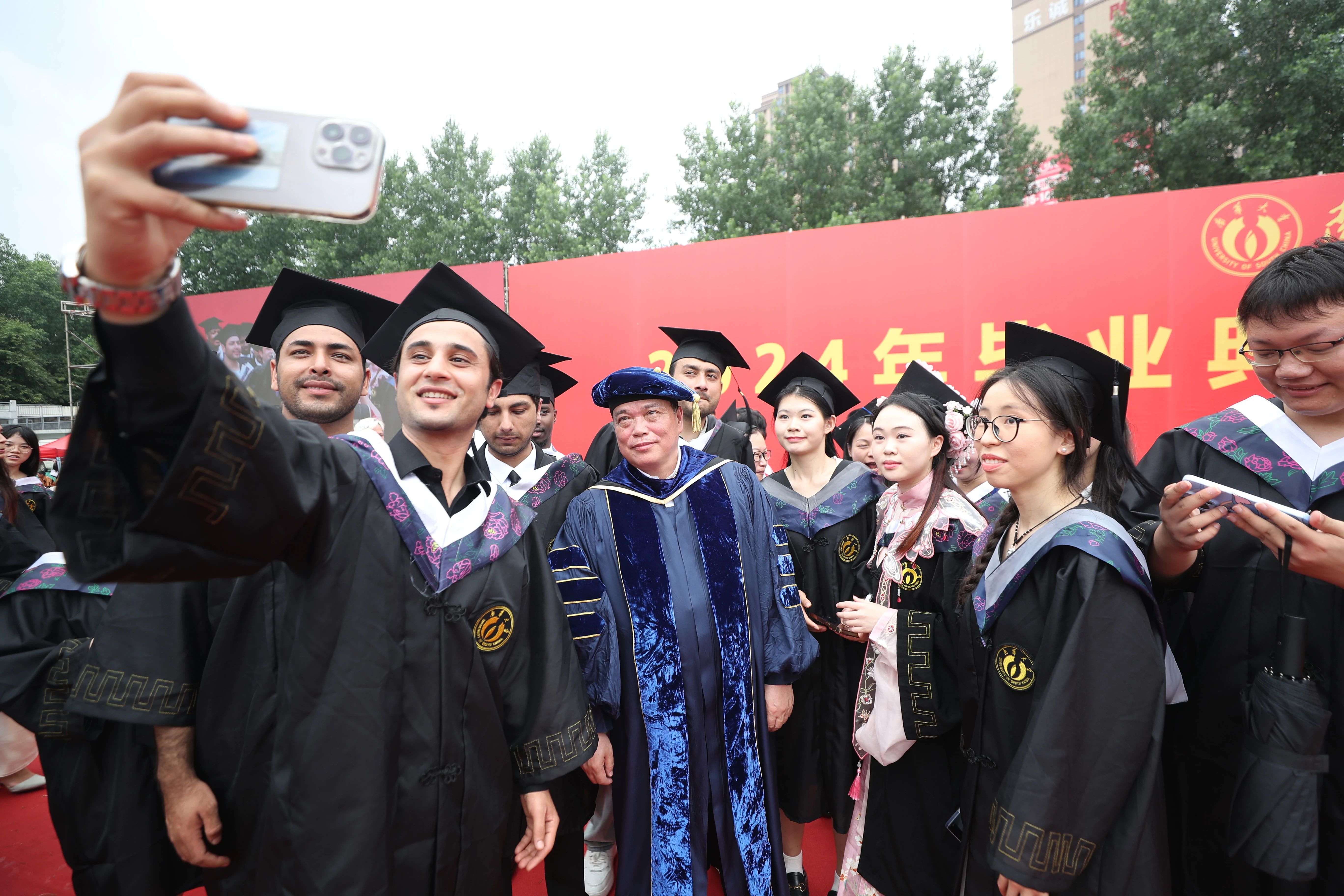 英国上市公司365